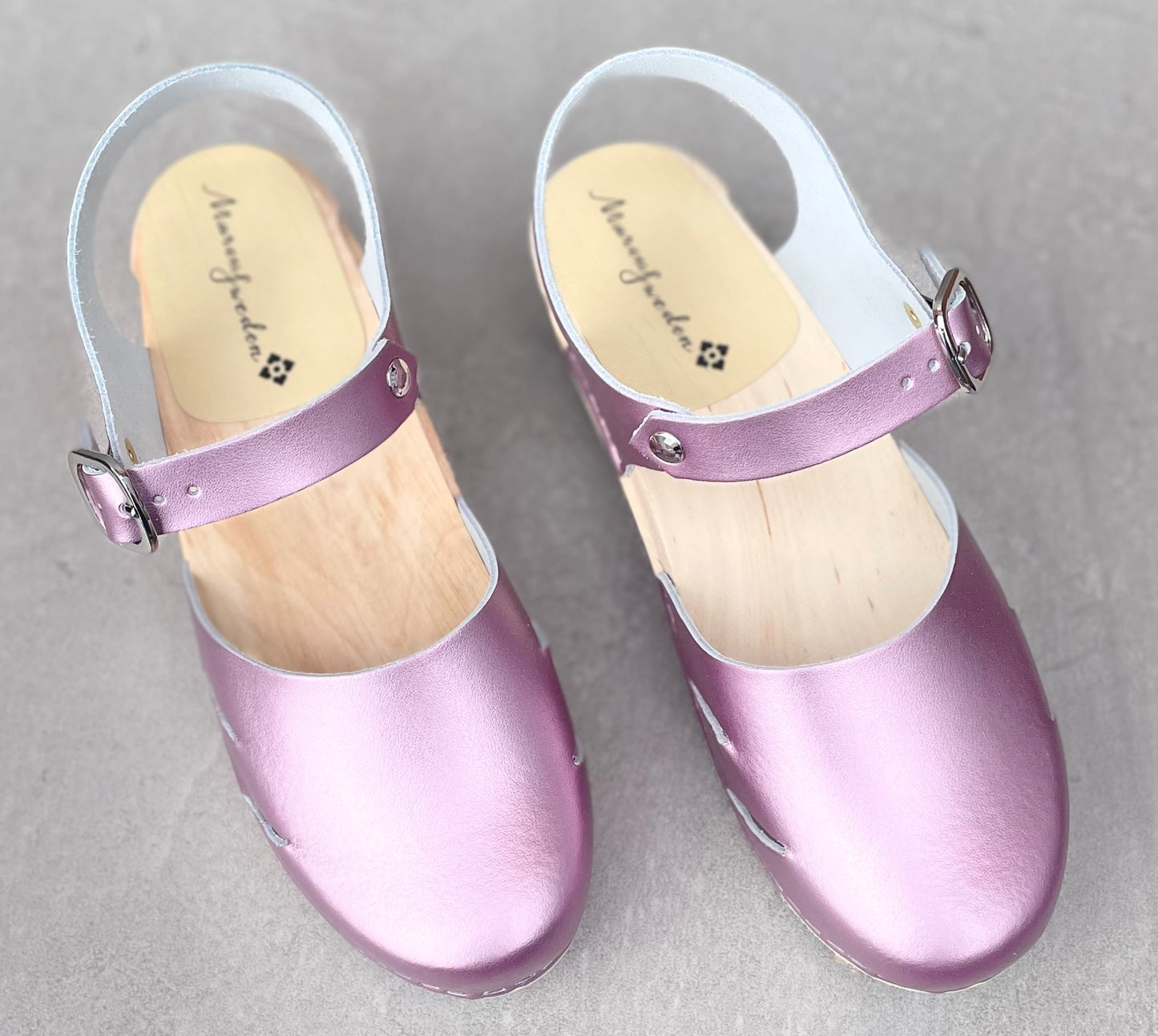 Britta, träsko, rosa metallic
